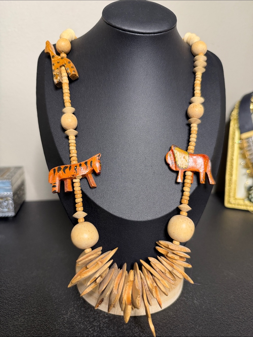 Vintage Handcrafted Safari Beige Wood Animal Pendant Necklace Natural Beige